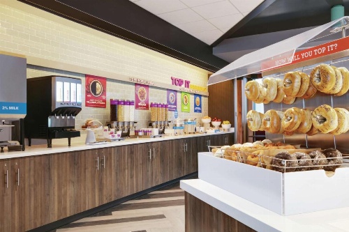 Tru By Hilton Williamsville Buffalo Airport image 12